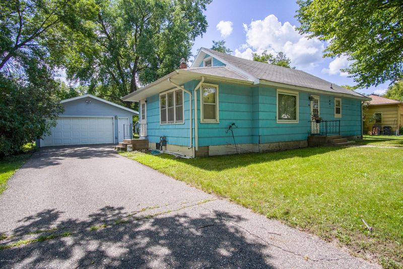 917 13th Ave SW, Willmar, MN 56201
