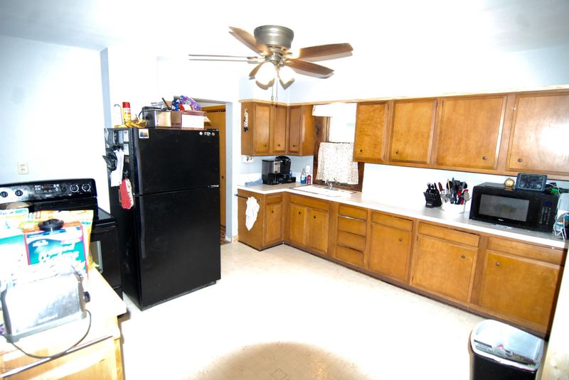 207 S 5th St, Olivia, MN 56277