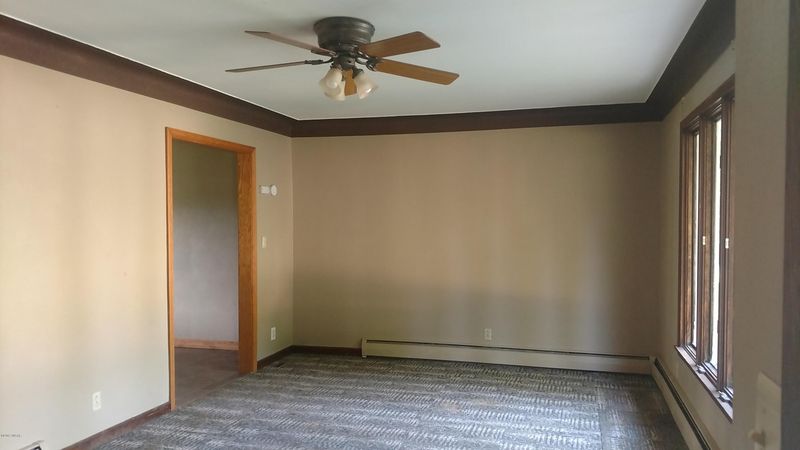 319 Park St, Sherburn, MN 56171
