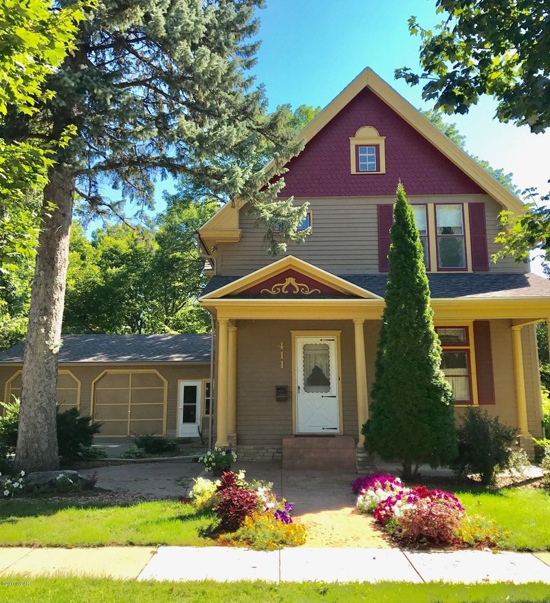 411 4th St SE, Willmar, MN 56201