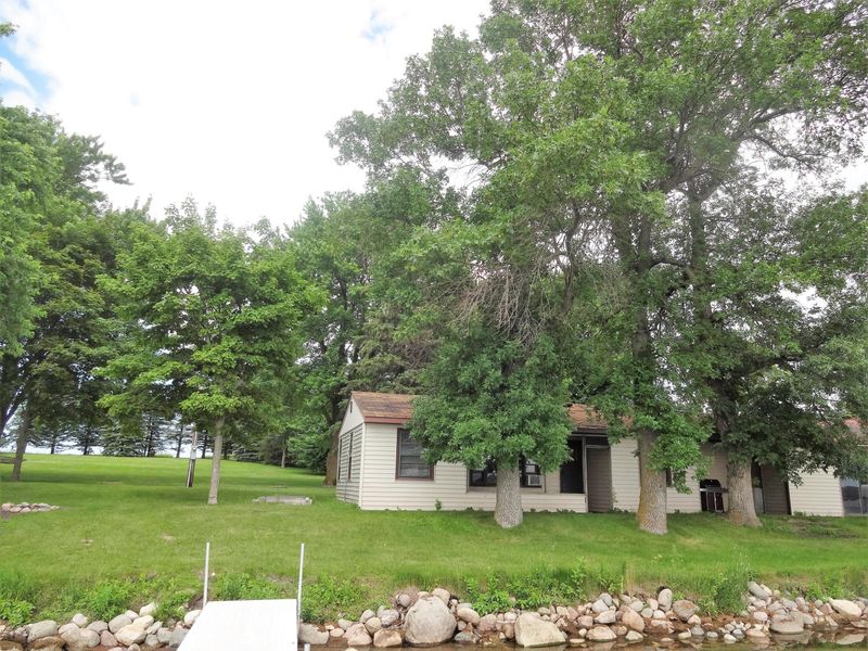1677 Suhr Dr, Ivanhoe, MN 56142