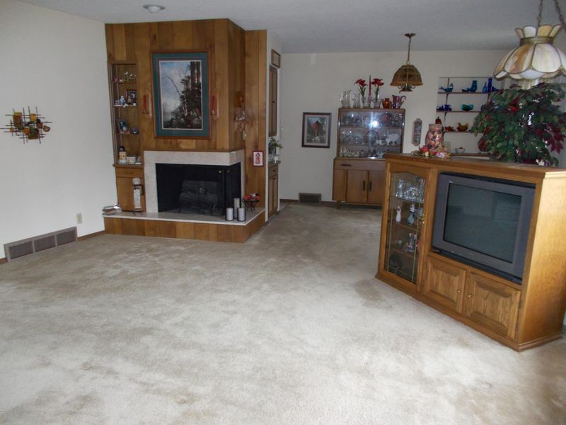 1609 6th St SW, Willmar, MN 56201