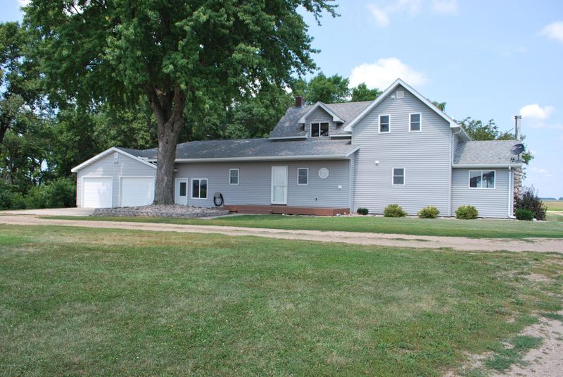 1663 70th St, Fairmont, MN 56031