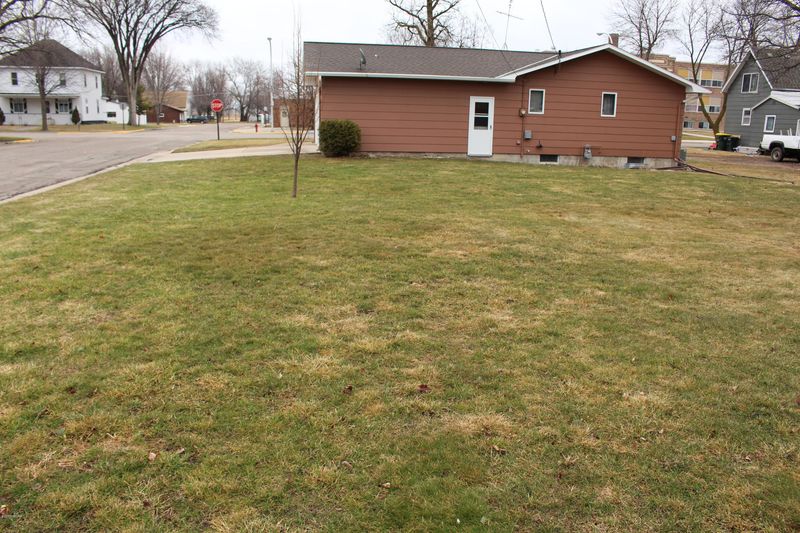 109 2nd St, Danube, MN 56230