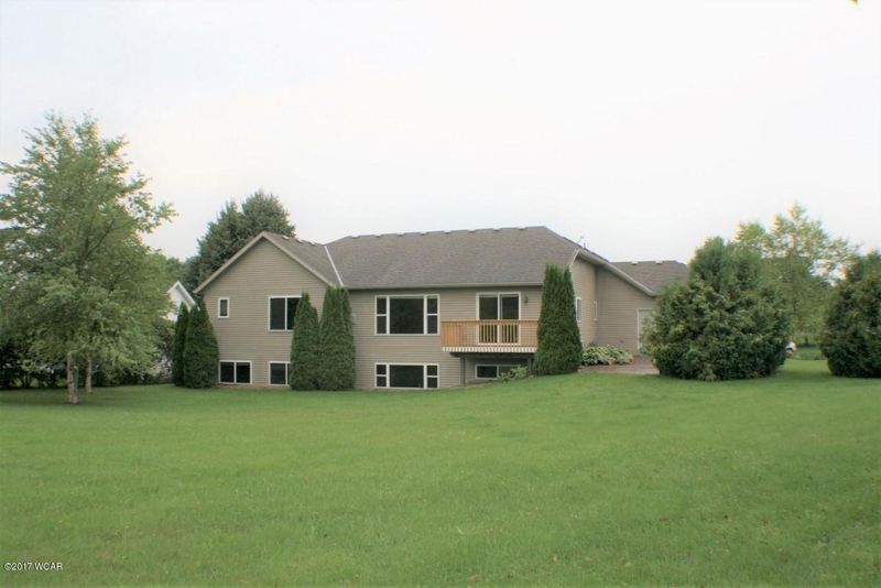3504 Eagle Ridge Dr E, Willmar, MN 56201