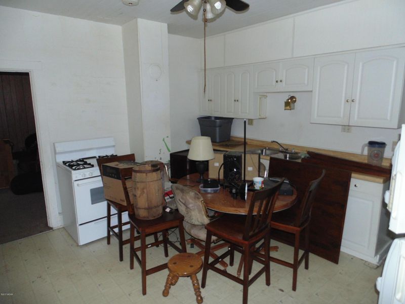 616 N Dewey St, Fairmont, MN 56031