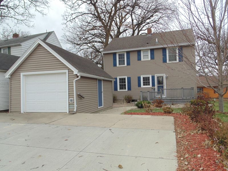 1375 Oak Beach Dr, Fairmont, MN 56031