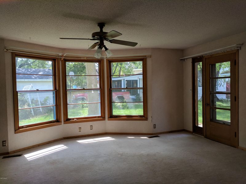 408 Mary Ave SE, Willmar, MN 56201