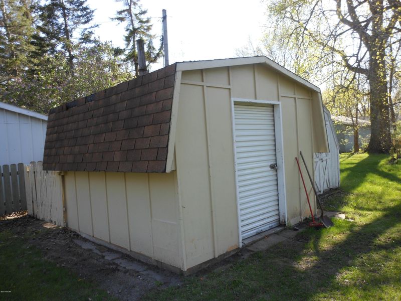 913 13 Ave SW, Willmar, MN 56201