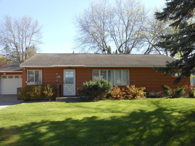 913 13 Ave SW, Willmar, MN 56201
