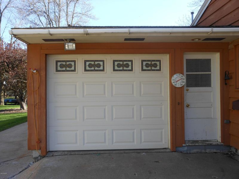 913 13 Ave SW, Willmar, MN 56201