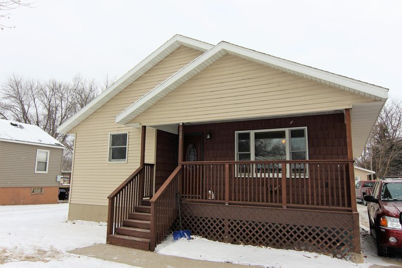 509 13th St SE, Willmar, MN 56201