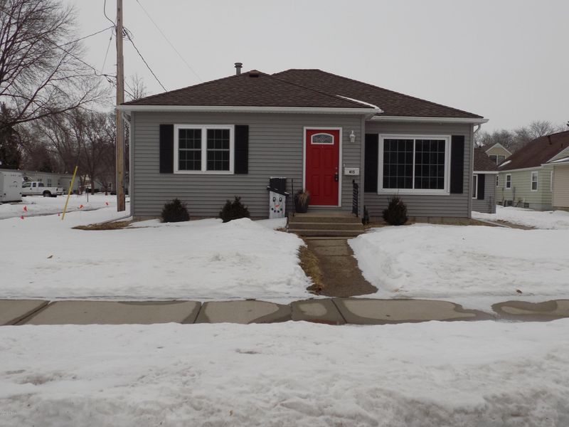 415 S Hampton St, Fairmont, MN 56031