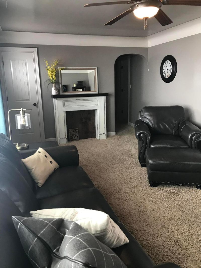 512 Frontier Rd, Brewster, MN 56119