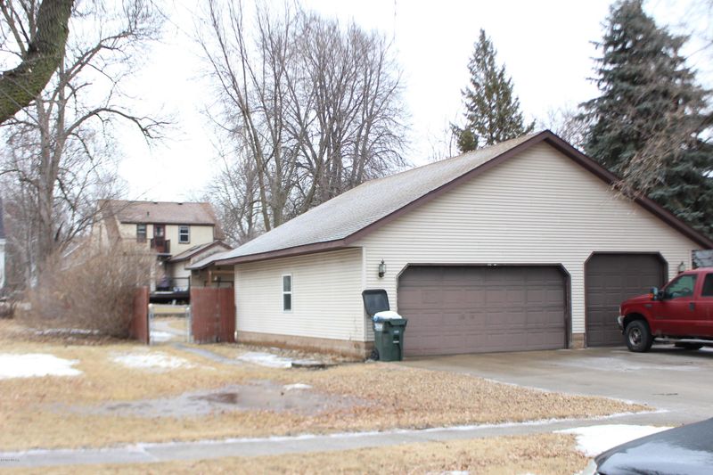136 High Ave NE, Willmar, MN 56201