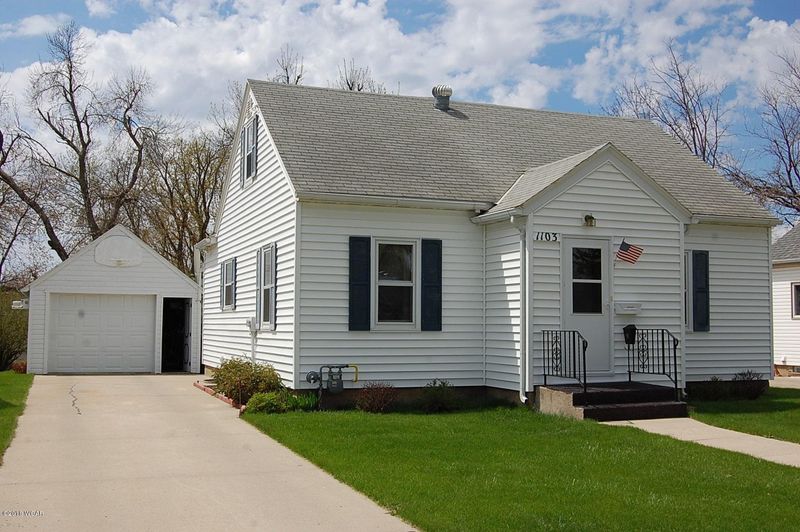 1103 Milton Ave, Worthington, MN 56187