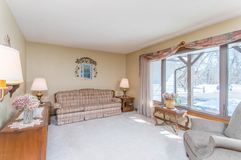 4460 23rd St NW, Willmar, MN 56201