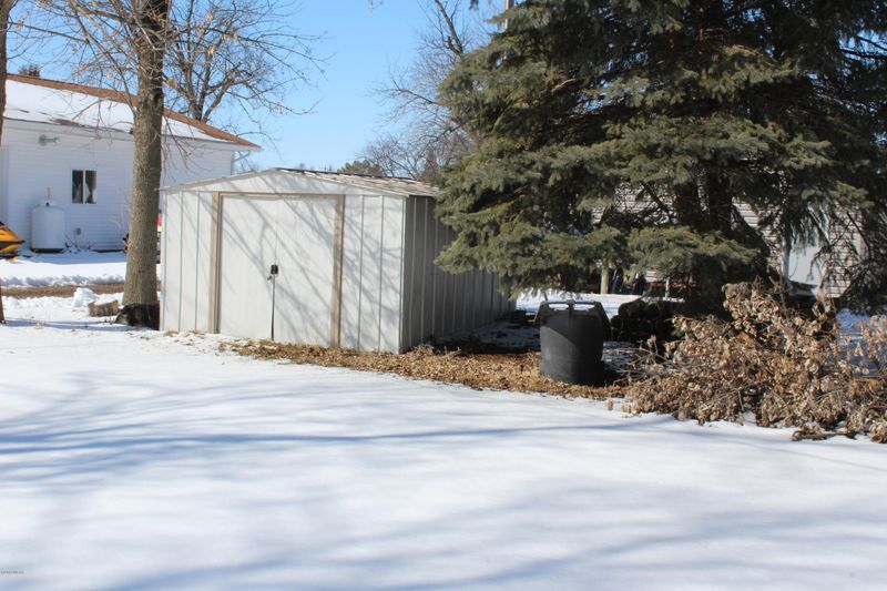 410 Harrison St, Round Lake, MN 56167