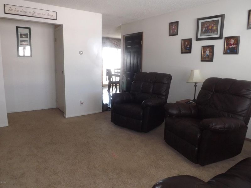 318 Hickory St, Dawson, MN 56232