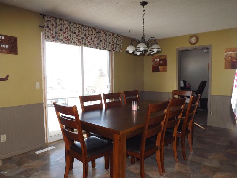318 Hickory St, Dawson, MN 56232