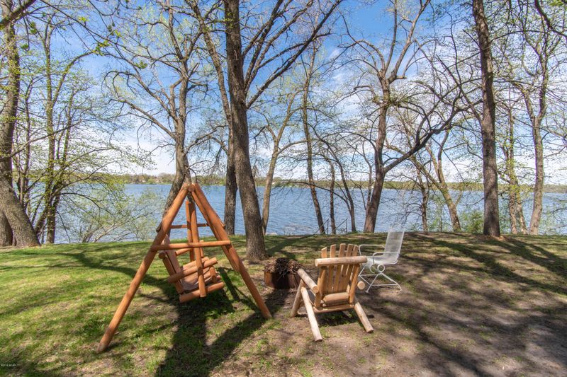 5072 E Eagle Lake Rd, Willmar, MN 56201