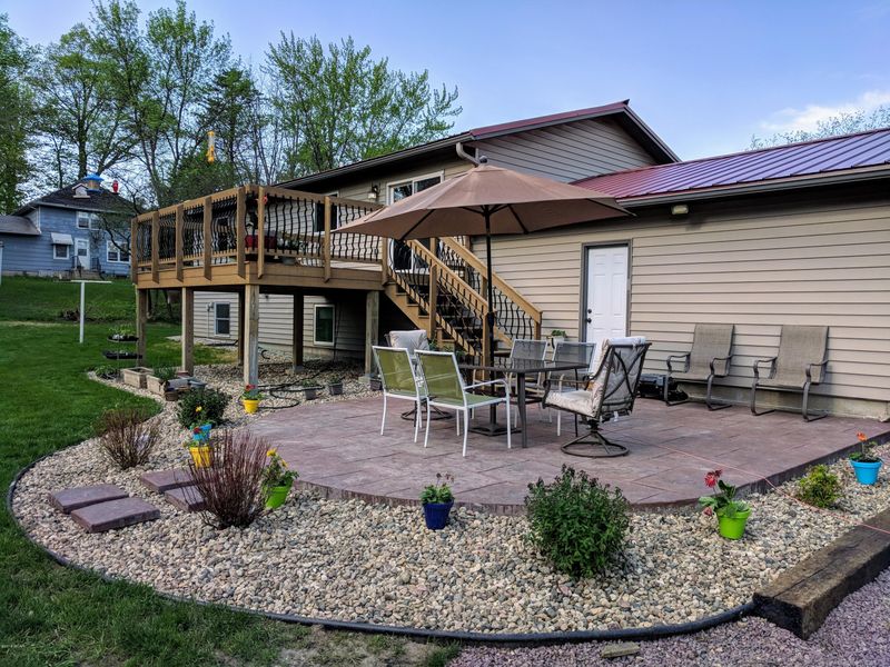 305 S 13th St, Mountain Lake, MN 56159