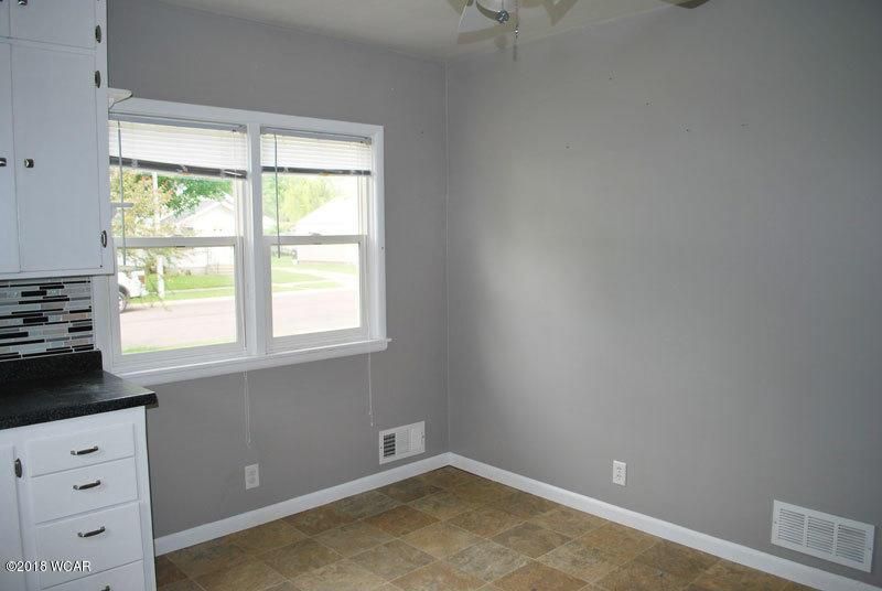1114 N Park St, Fairmont, MN 56031