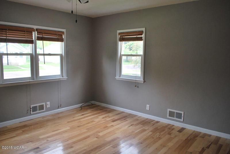 1114 N Park St, Fairmont, MN 56031