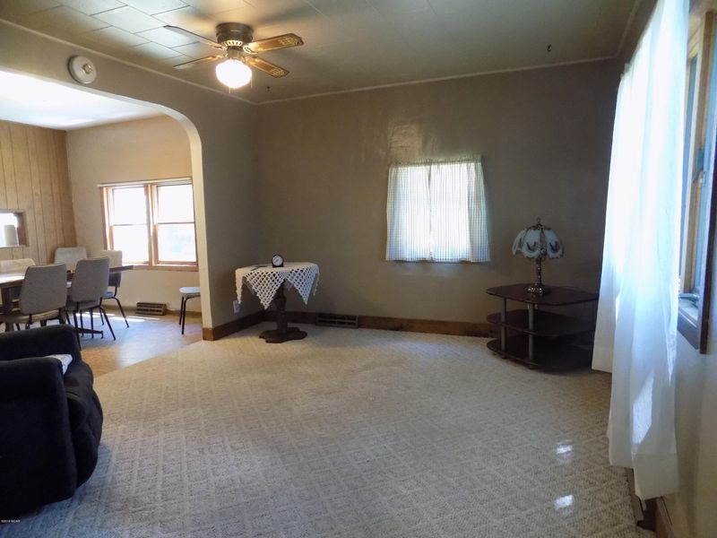 332 1st St SW, Granada, MN 56039