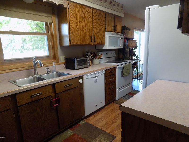 1029 Upper Valley Dr, Blue Earth, MN 56013