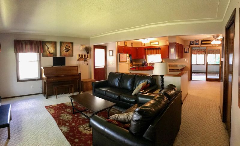 716 Olena Ave SE, Willmar, MN 56201