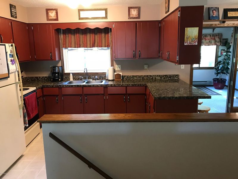 716 Olena Ave SE, Willmar, MN 56201