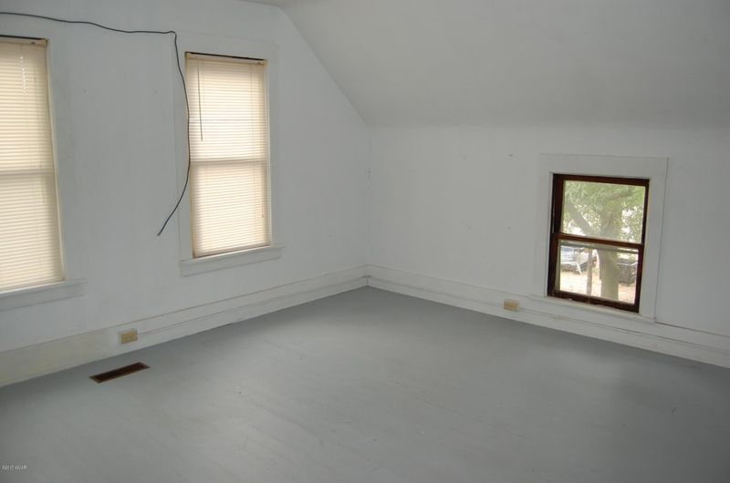 157 3rd Ave, Round Lake, MN 56167