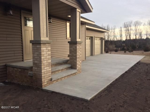 16449 NE 26th St, New London, MN 56273