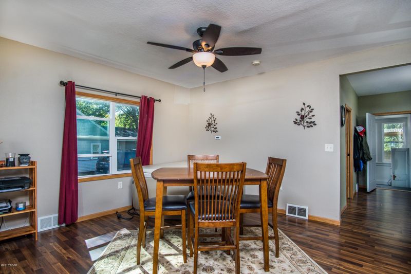 146 3rd Ave, Spicer, MN 56288