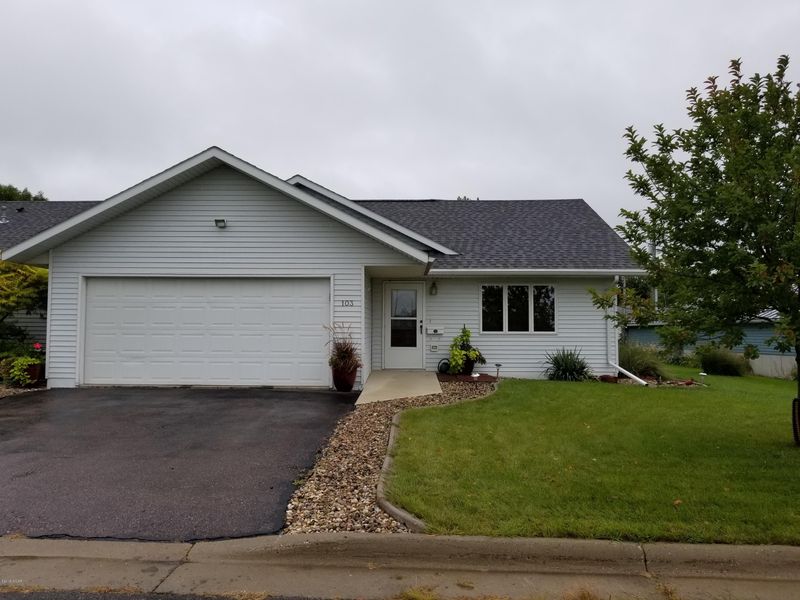 103 10th Ave SW, Pipestone, MN 56164