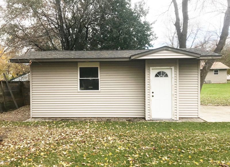 1010 5 St SW, Willmar, MN 56201