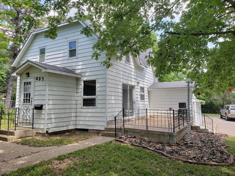 657 Miller Ave, Windom, MN 56101