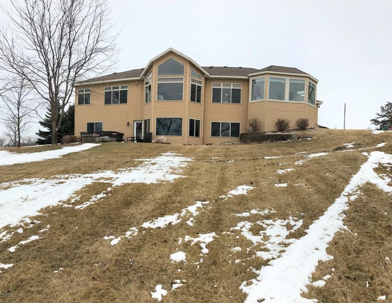 3903 60 Ave NE, Willmar, MN 56201