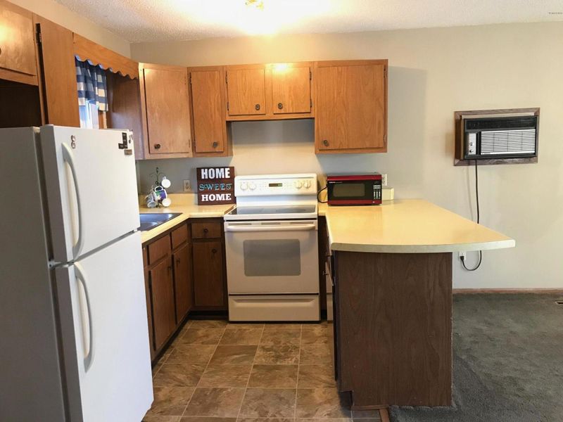425 Roos Ave, Worthington, MN 56187