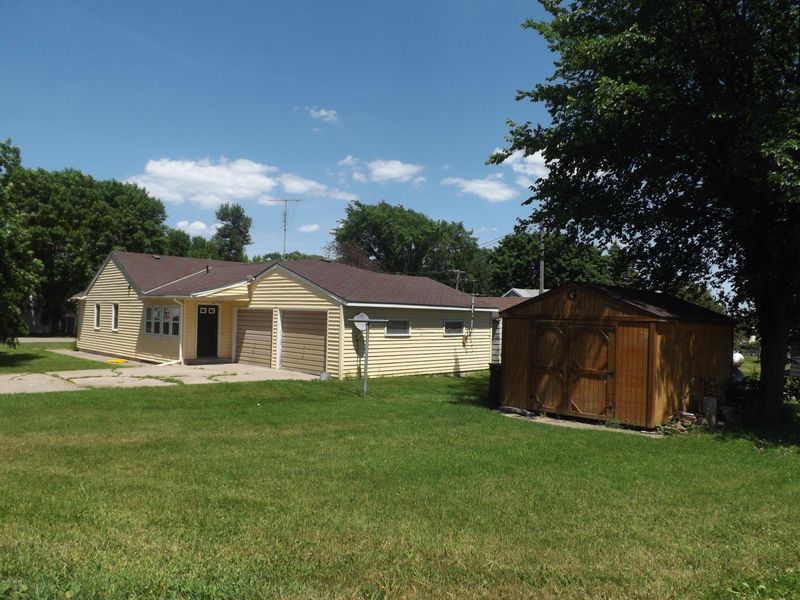 116 Lac Qui Parle Ave, Milan, MN 56262