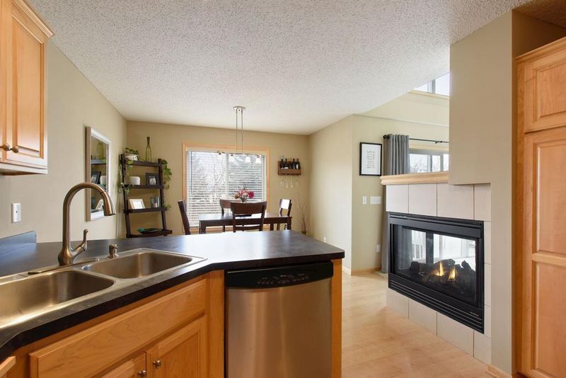 2216 Liberty Ln, Eagan, MN 55122