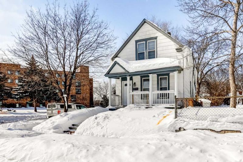 925 Albemarle St, Saint Paul, MN 55117