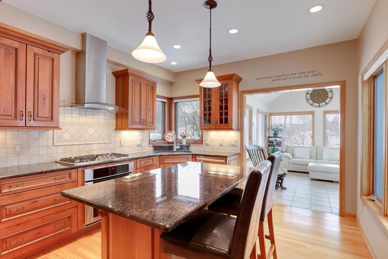 12720 Sable Dr, Burnsville, MN 55337