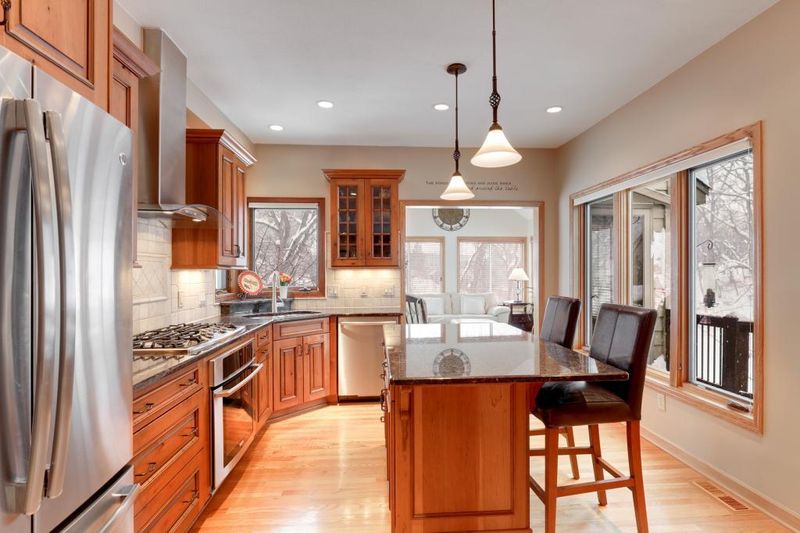 12720 Sable Dr, Burnsville, MN 55337