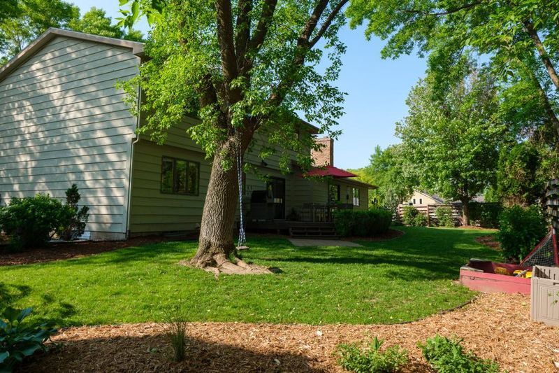 2304 Telemark Ln NW, Rochester, MN 55901