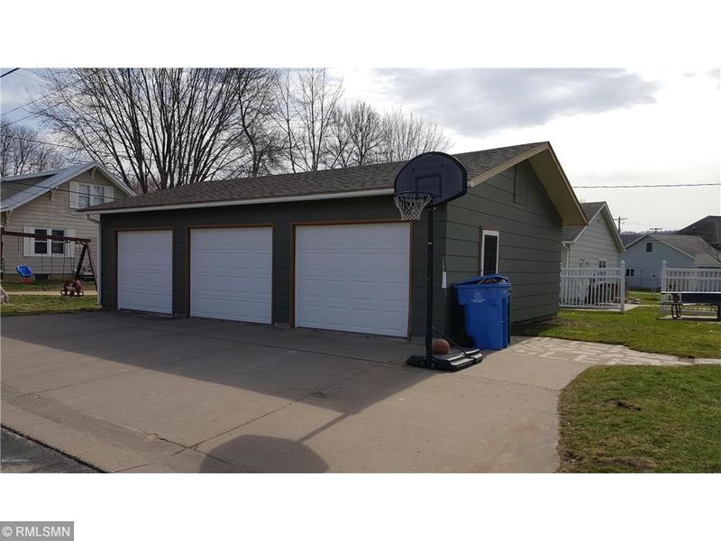 160 Broadway St, Rollingstone, MN 55969