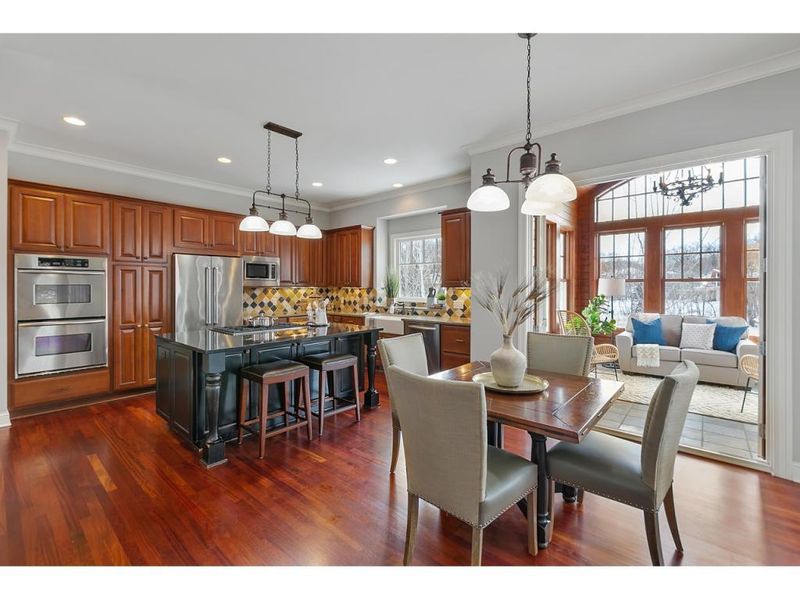 11697 Chamberlain Ct, Eden Prairie, MN 55344