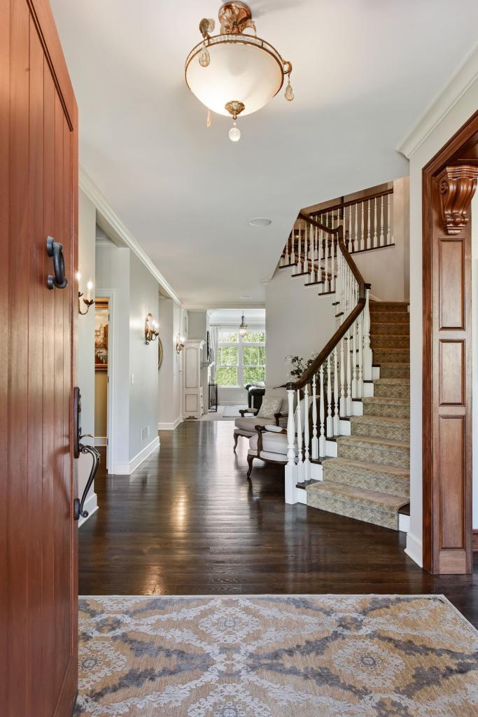 17587 Groveland Pl, Minnetonka, MN 55391
