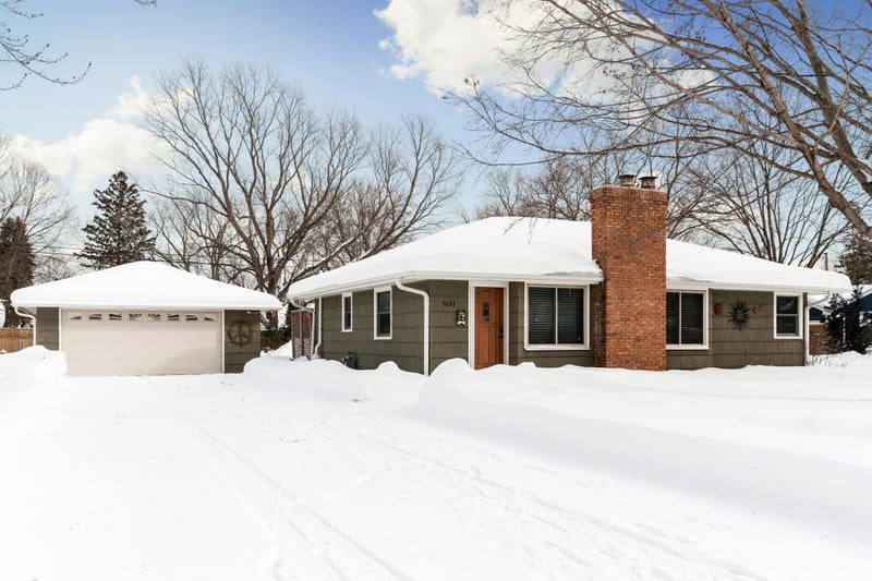 3623 Leroy St, Deephaven, MN 55391